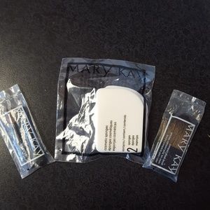 Mini brushes and sponges